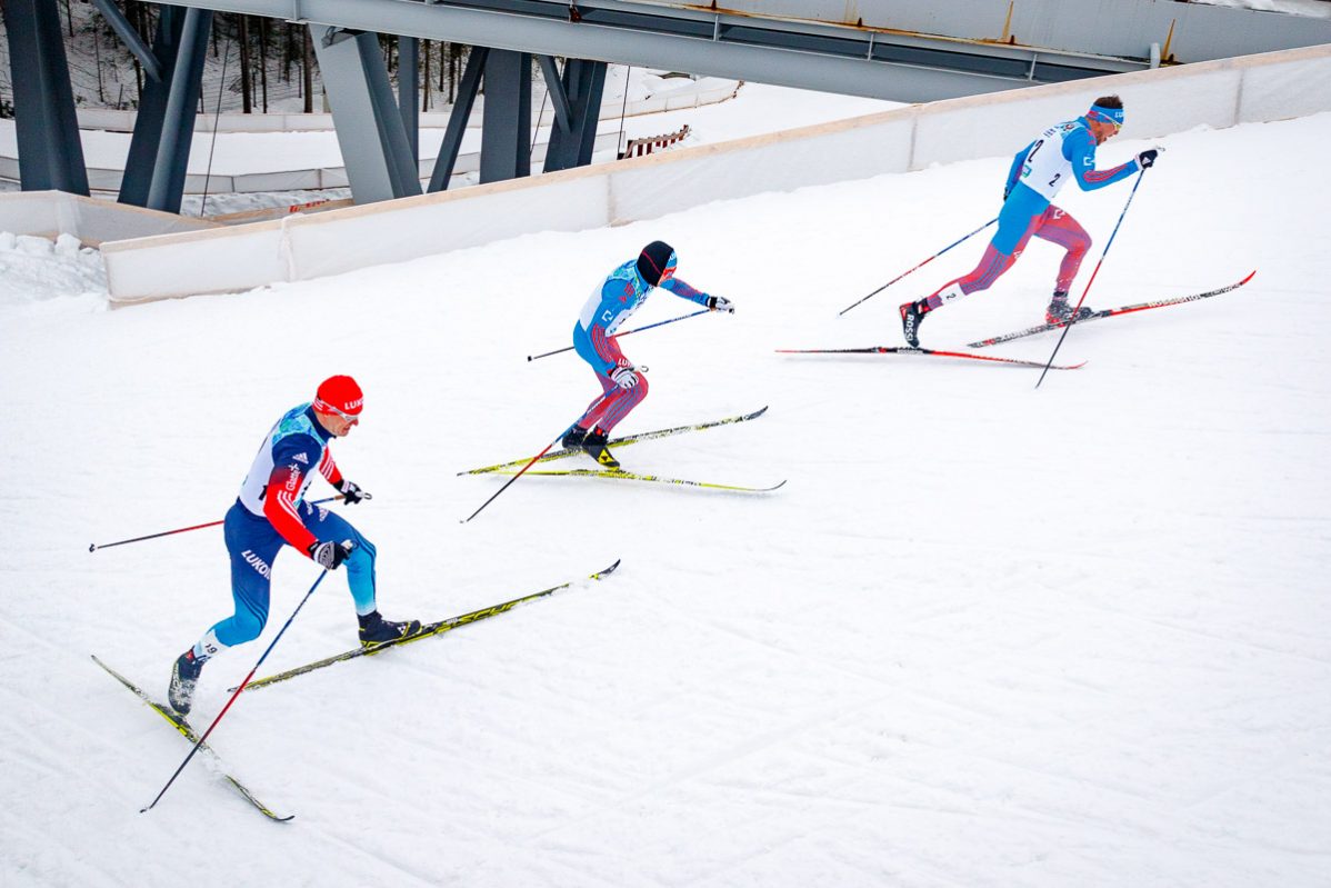 Лыжный командный спринт мужчины сегодня. Индивидуальный спринт лыжные гонки. Лыжные гонки старт спринт. Командный спринт лыжи. Лыжи гонки спринт.