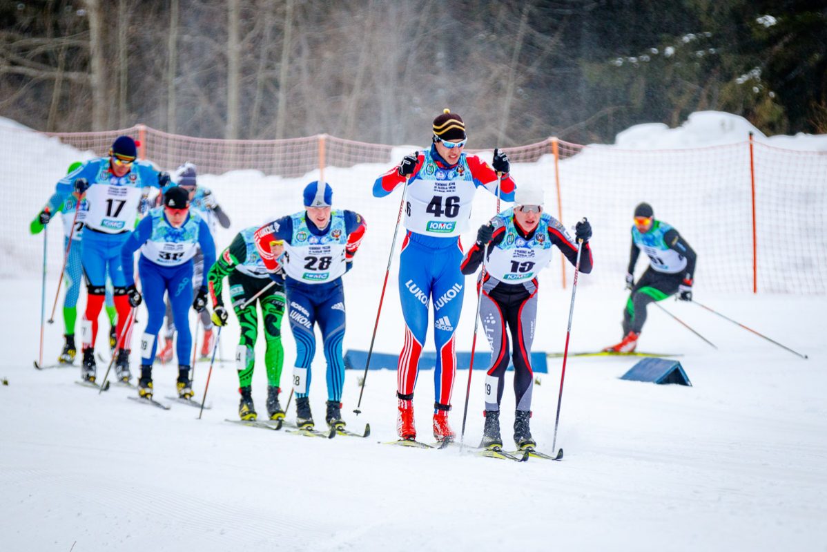 Лыжники сейчас. Лыжные гонки. Лыжные соревнования. Лыжные гонки Россия. Лыжные гонки картинки.