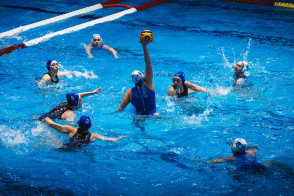 Борьба в каждом заплыве!